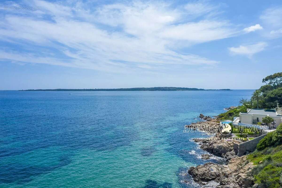 Cannes exceptionnel - villa pieds dans l'eau - photo 2