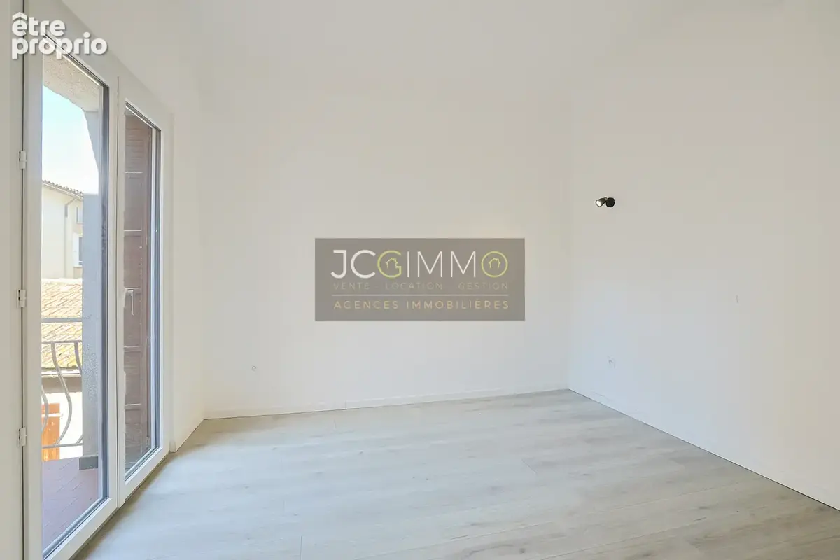 T2 31,35 m2  + balcon - Solliès-Pont centre-ville - photo 6