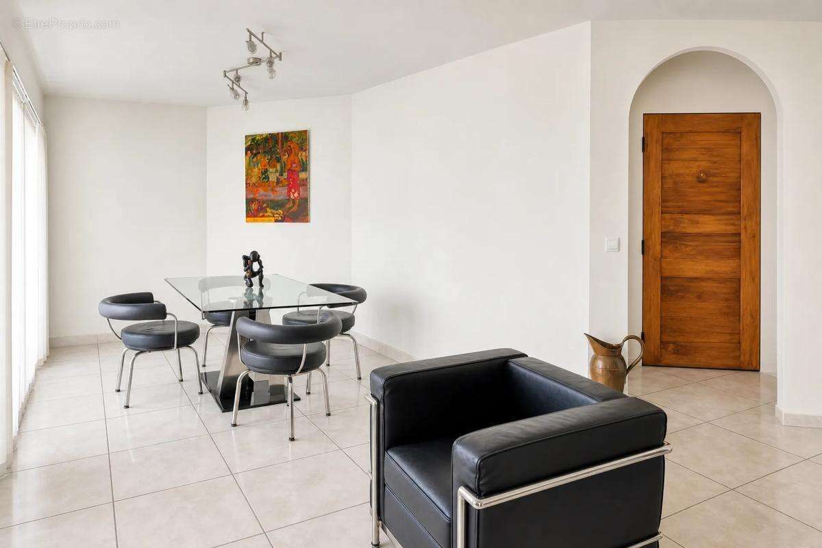 LYON 7 - Place JEAN MACE -Appartement T4 de 89 M2 - - photo 10