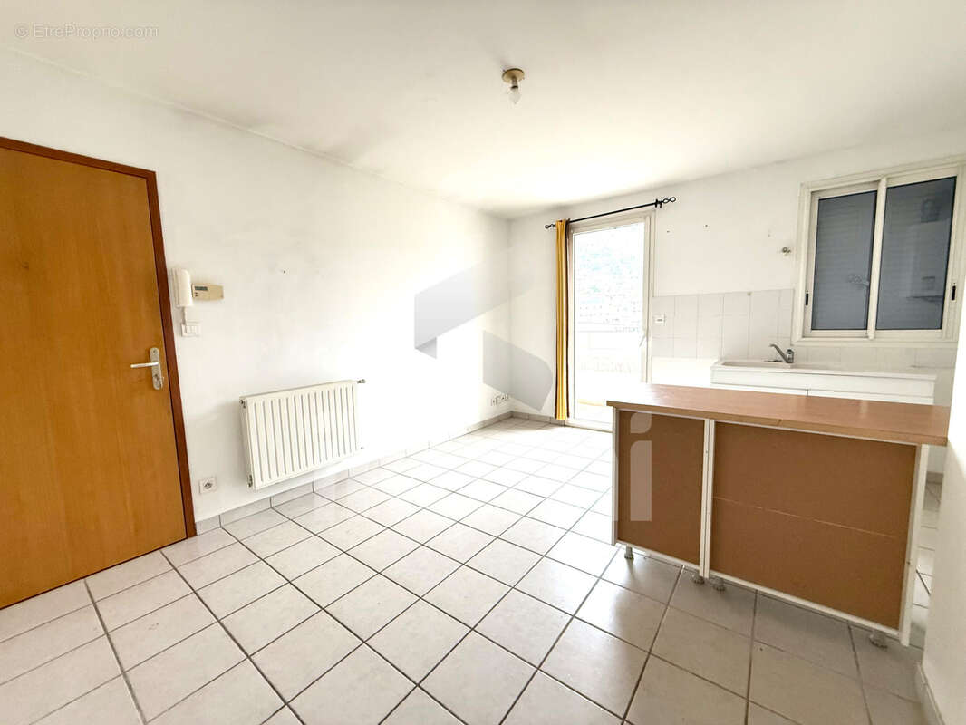 Appartement à SARRAS