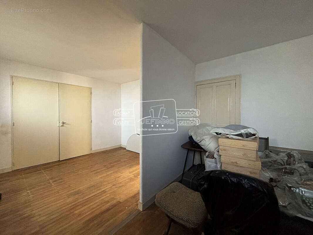 Maison à LA CHAPELLE-BASSE-MER