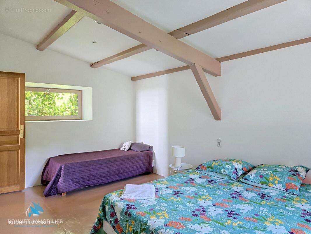 Maison de caractère - 220 m²- 6 pièces - Terrain de 1390 m² - photo 12