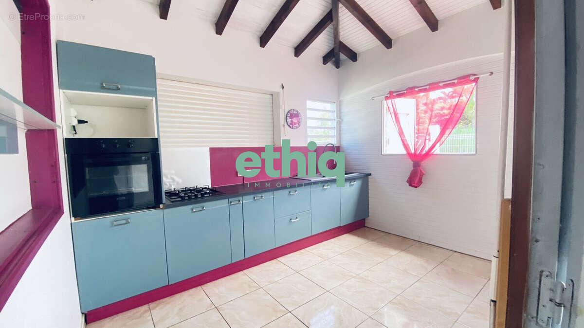 Maison à PETIT-BOURG