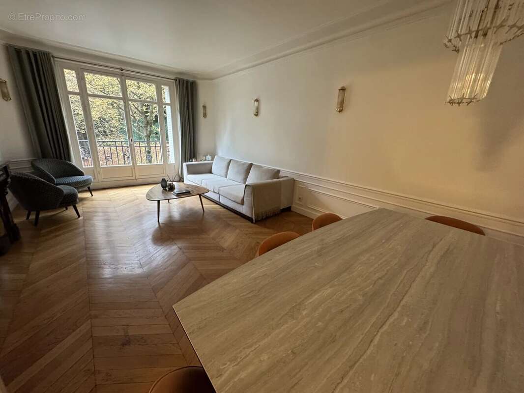 Appartement à PARIS-19E
