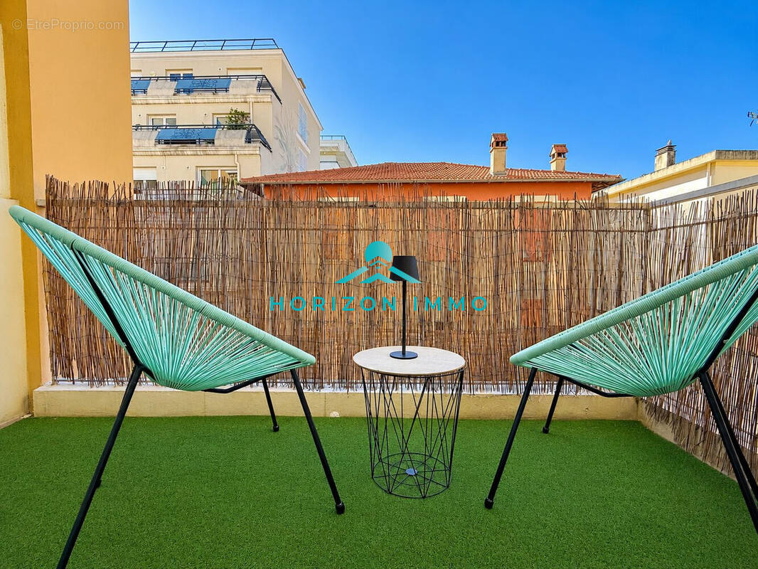 Appartement à SAINT-LAURENT-DU-VAR