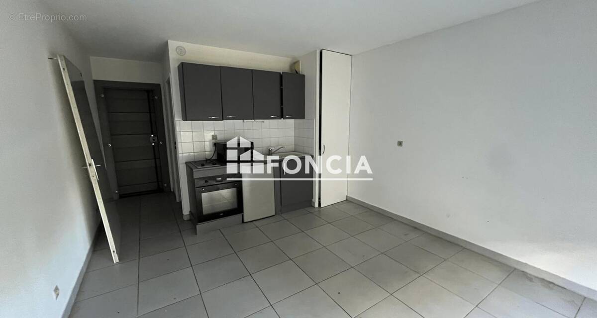 Appartement à ETREMBIERES