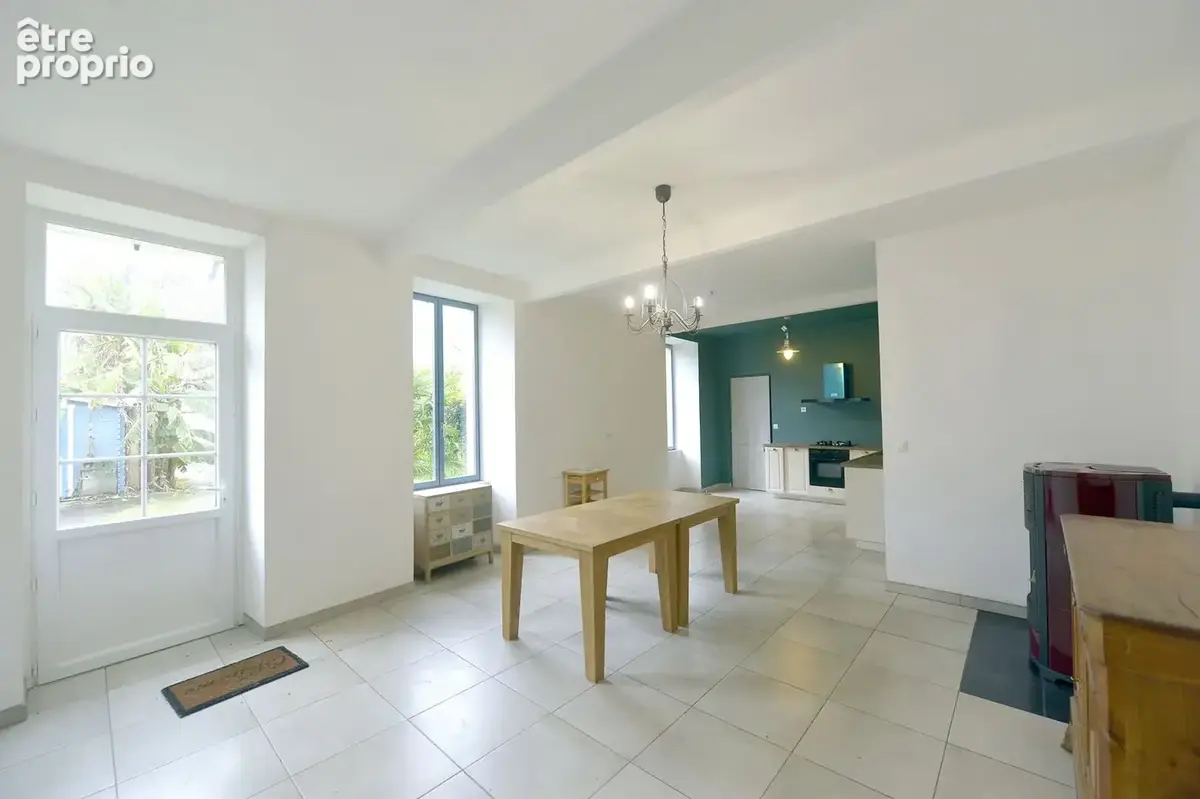 Maison 146 m² à Semussac  - photo 2