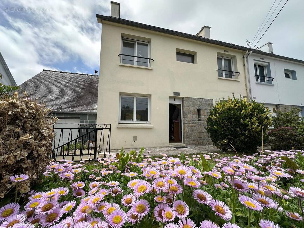 Photo 1 - Maison à SAINT-MARTIN-DES-CHAMPS
