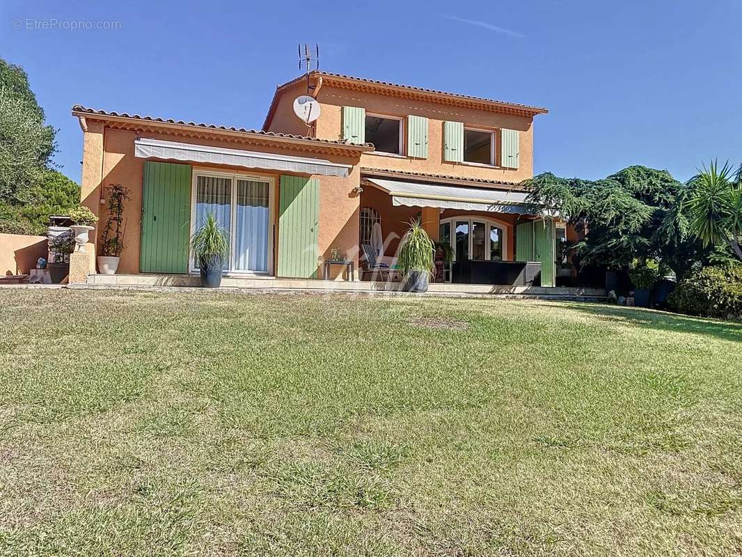 Maison à MANDELIEU-LA-NAPOULE