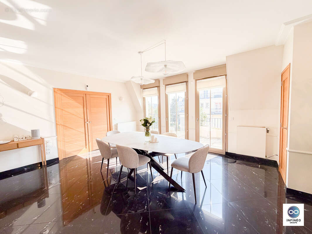 Appartement à LE PLESSIS-ROBINSON