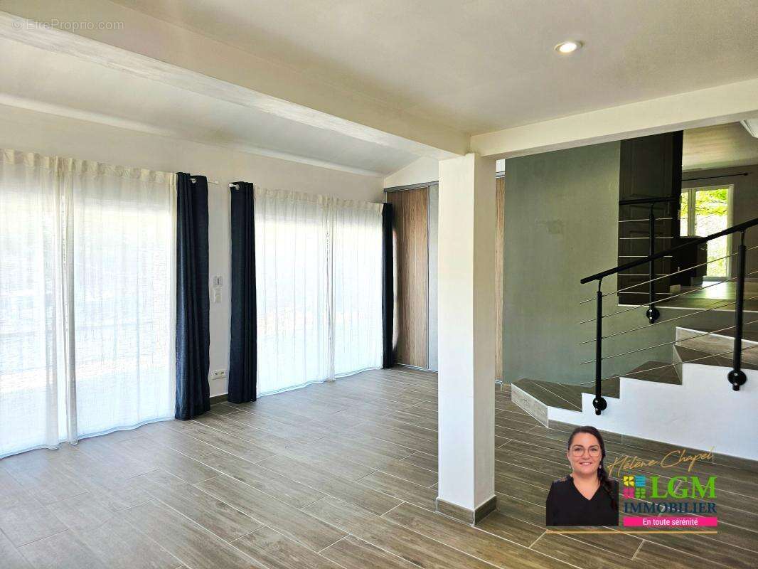 Maison familiale de standing avec piscine – 180 m² – Terrain de 1 600 m² - photo 7