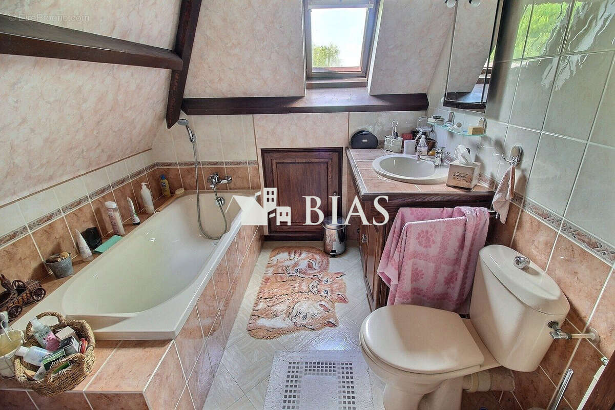 Maison à LA FEUILLIE