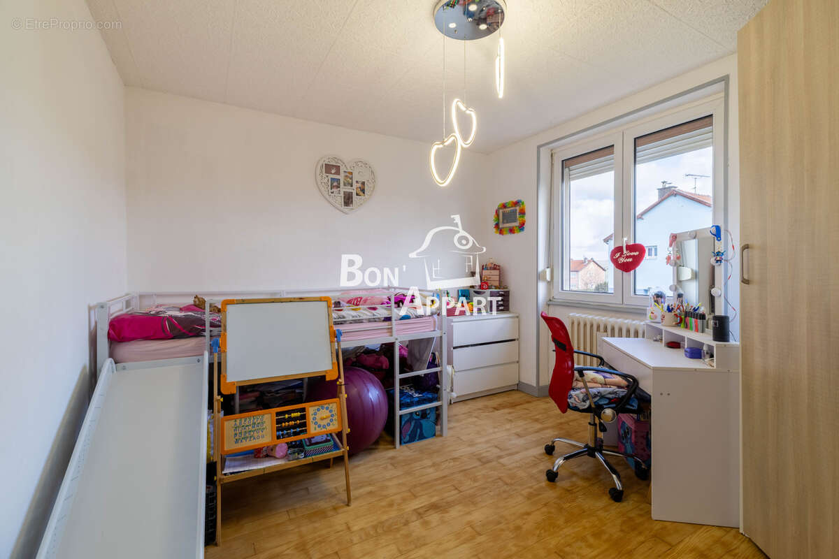 Maison au calme, située à HOMECOURT, 3 chambres, jardin et sous-sol complet - photo 7