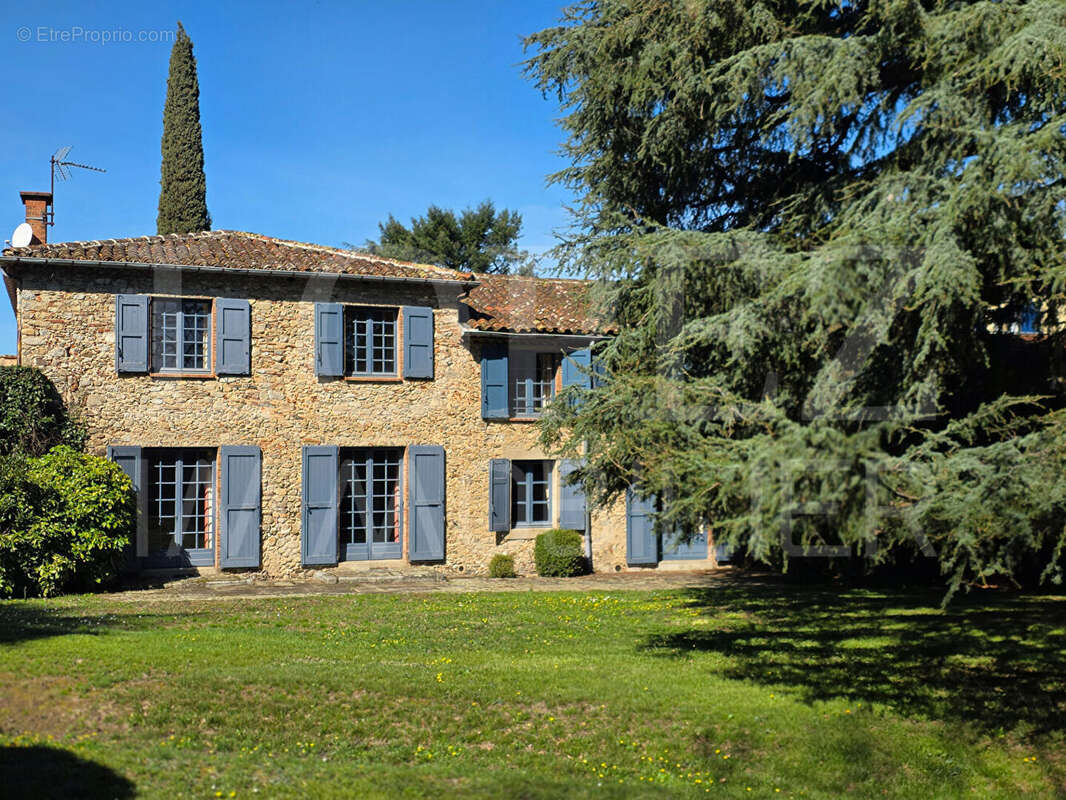 Maison à AUSSILLON