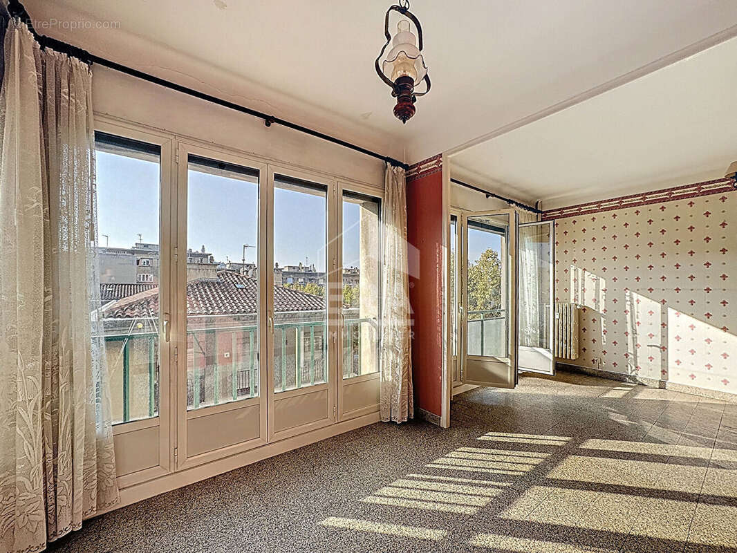 Appartement à MARSEILLE-2E