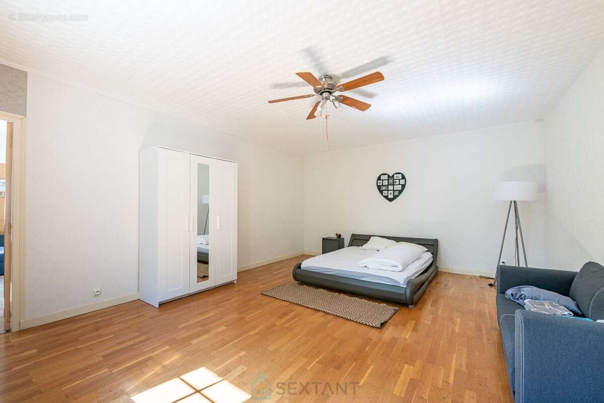 Maison à NANTEAU-SUR-LUNAIN