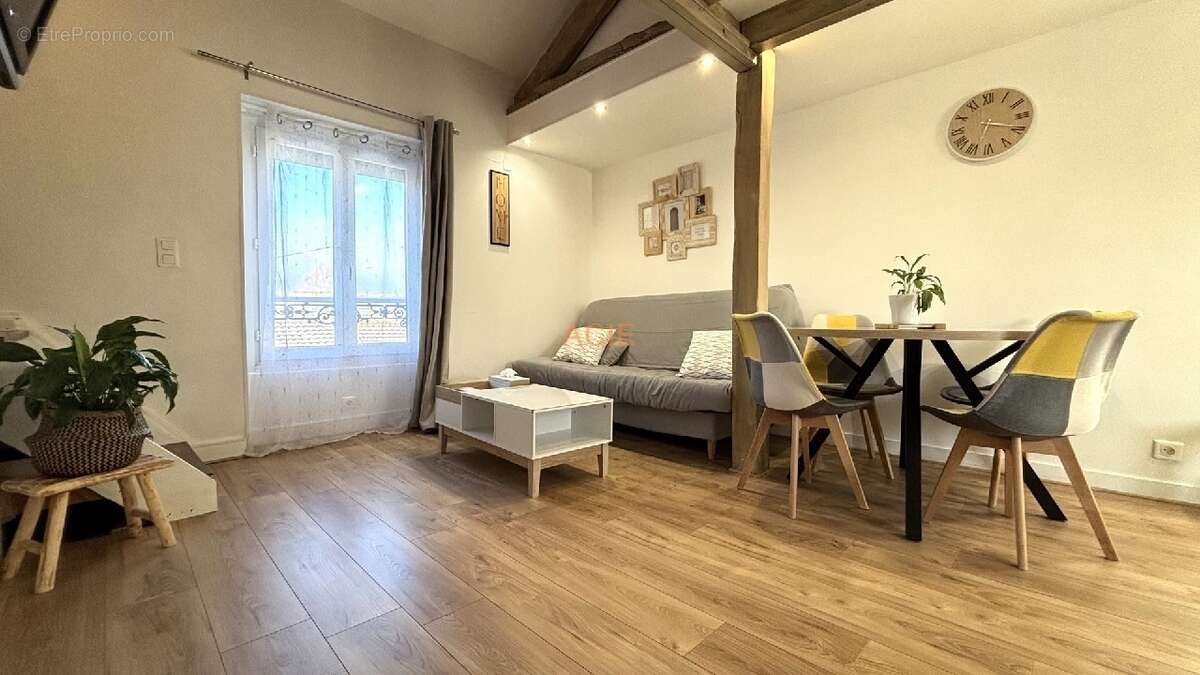 Appartement à LA CHAPELLE-EN-SERVAL