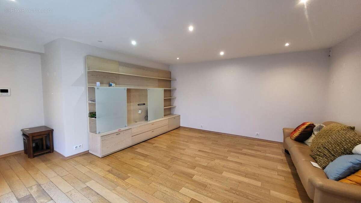 Maison à SAINT-QUENTIN