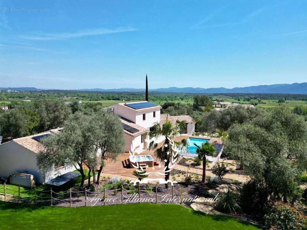 Appartement à LE LUC