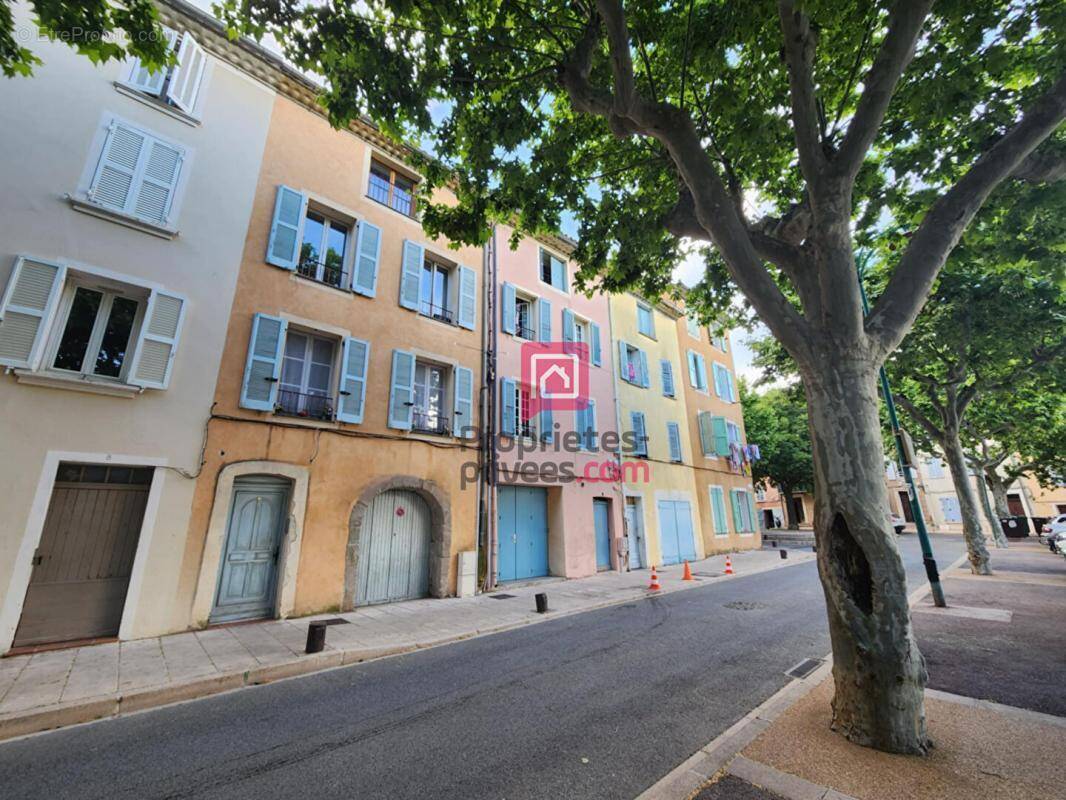 Appartement à LE MUY