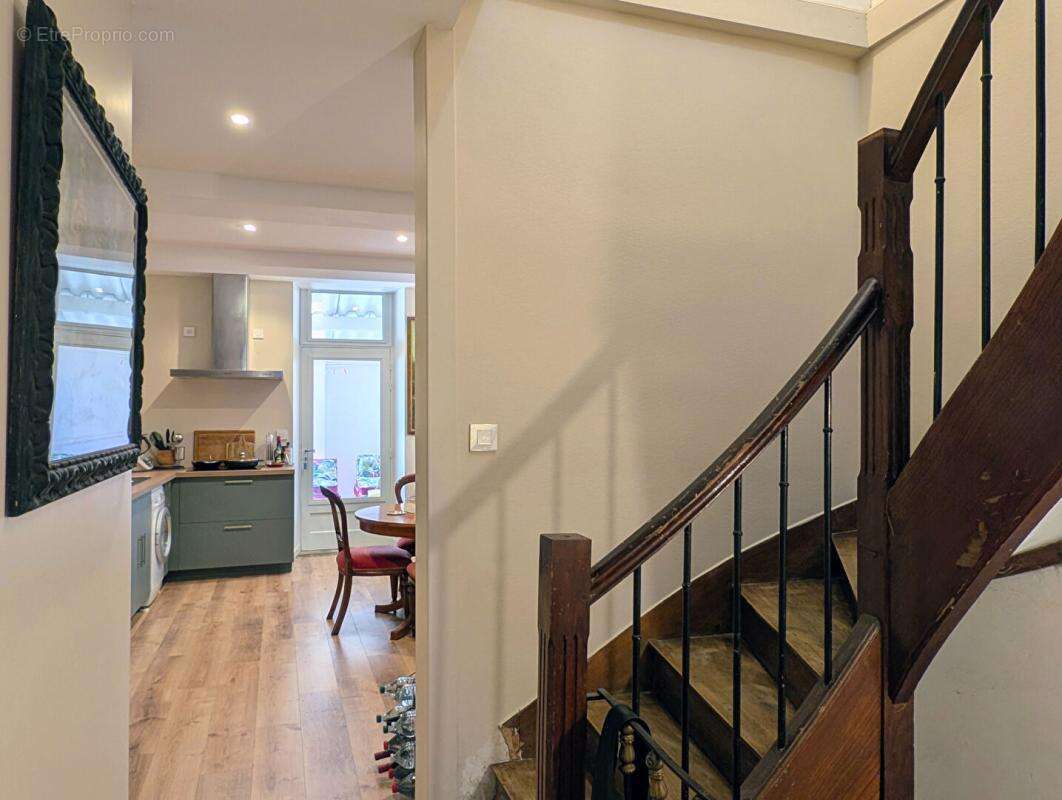 Appartement à CAZERES