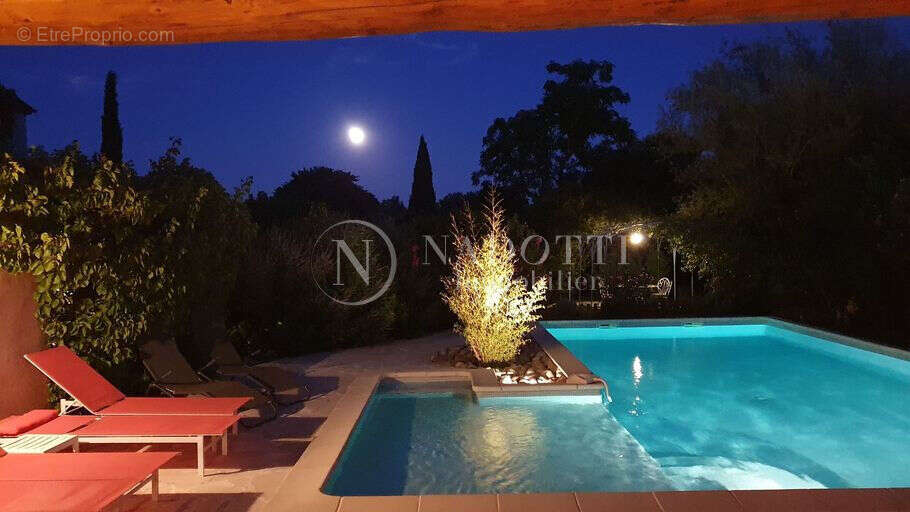 L'isle sur la Sorgue,  en Provence, superbe villa avec piscine sur 1500 m² de terrain clos. - photo 5