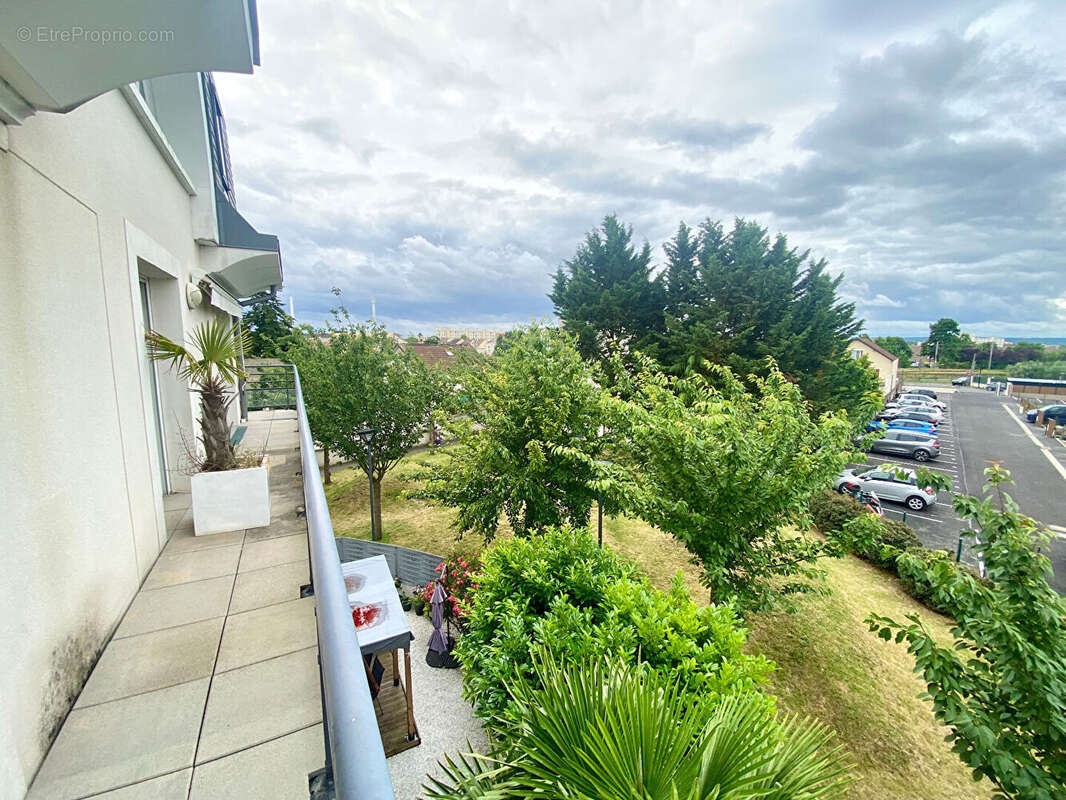 Appartement à SARTROUVILLE