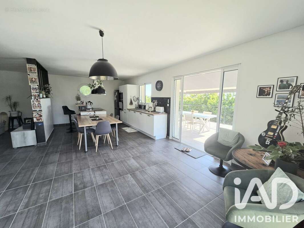 Maison 99 m² à Peaugres  - photo 9