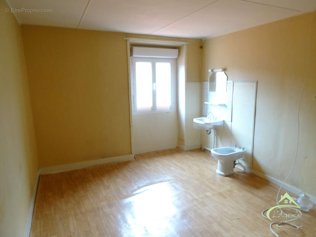 Appartement à SAILLAT-SUR-VIENNE