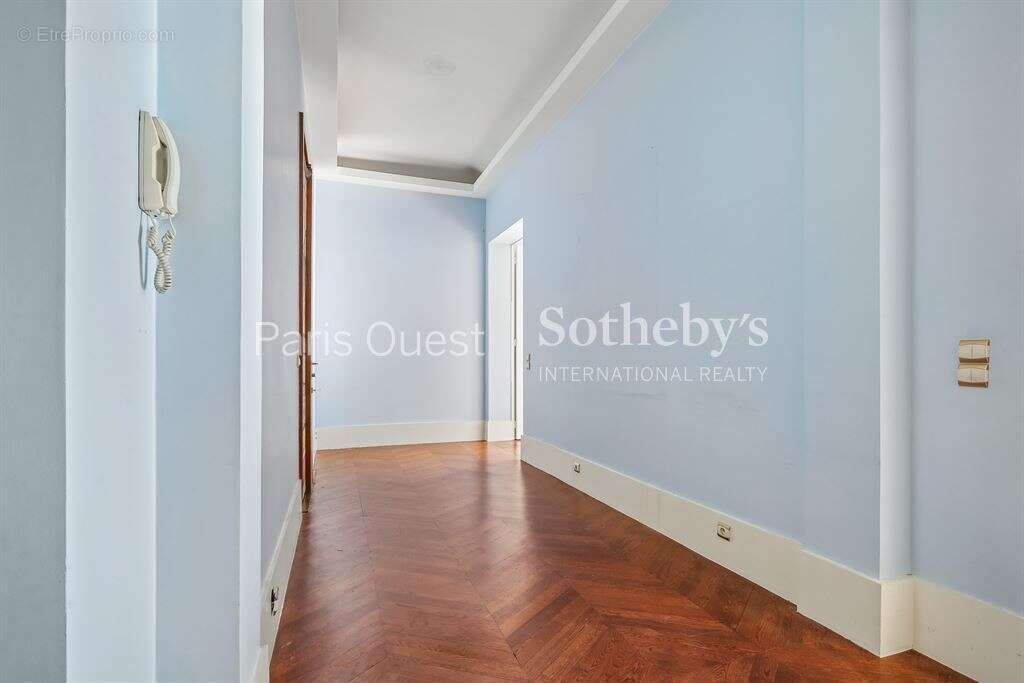 Appartement à PARIS-17E