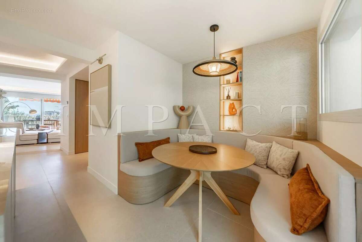 Cannes Oxford Appartement 4 pièces rénové vue Mer à Vendre - photo 6
