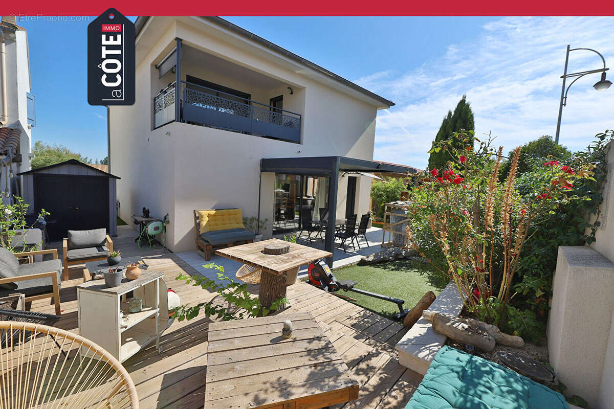 Appartement à CHATEAUNEUF-LES-MARTIGUES