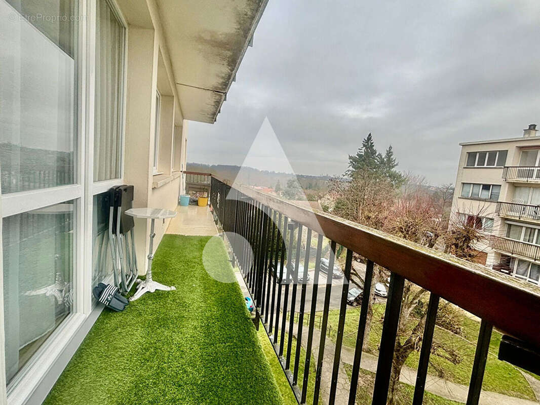 Appartement à MENNECY