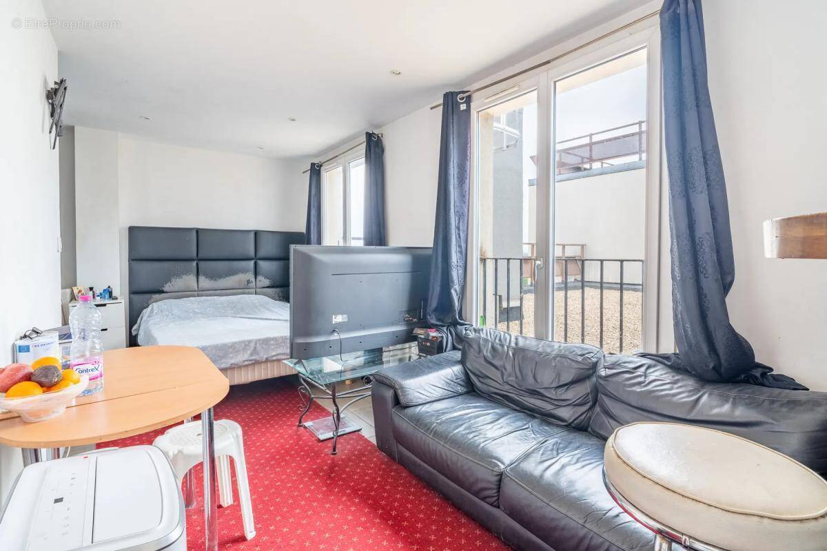 Appartement à VILLENEUVE-LA-GARENNE