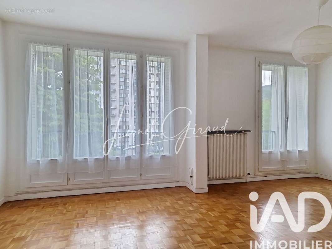 Photo 3 - Appartement à SAINT-MARTIN-D'HERES