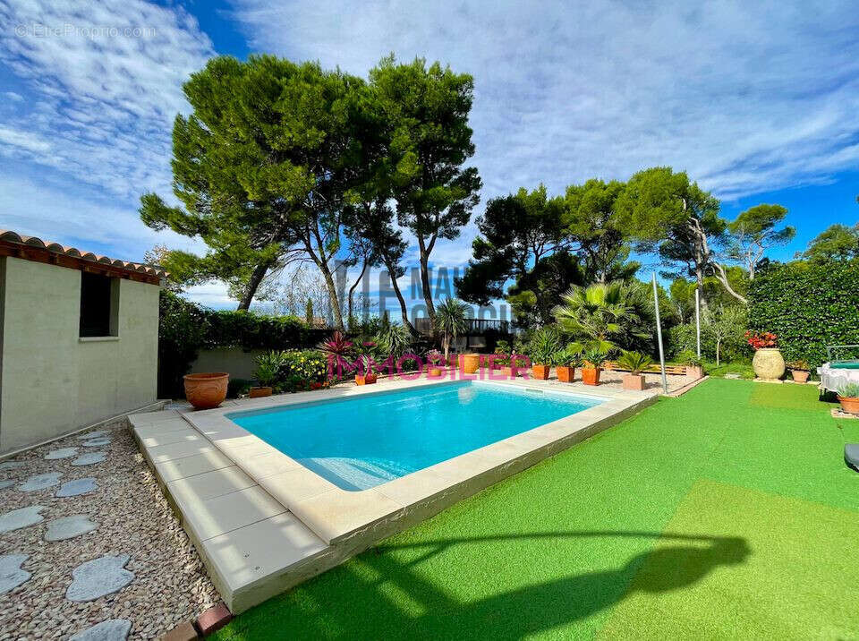 Maison à PERNES-LES-FONTAINES