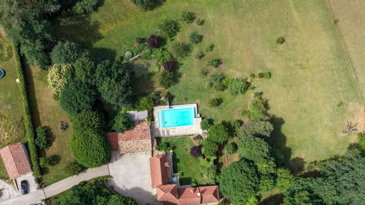 SECTEUR GOURDON - Situation privilégiée avec vue pour cette Magn - photo 9