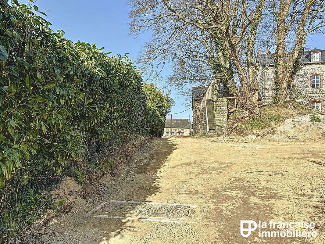 Terrain à NOUVOITOU