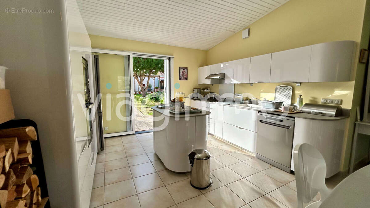 Maison à COMMEQUIERS