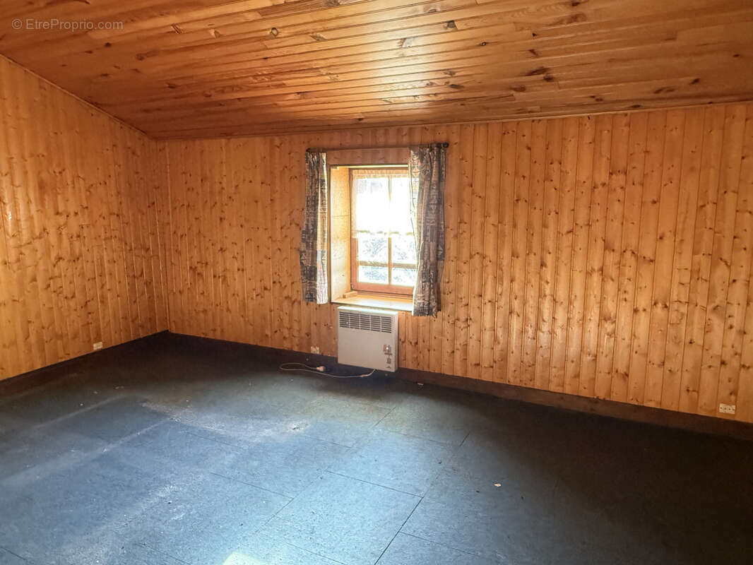 Maison à REVENTIN-VAUGRIS