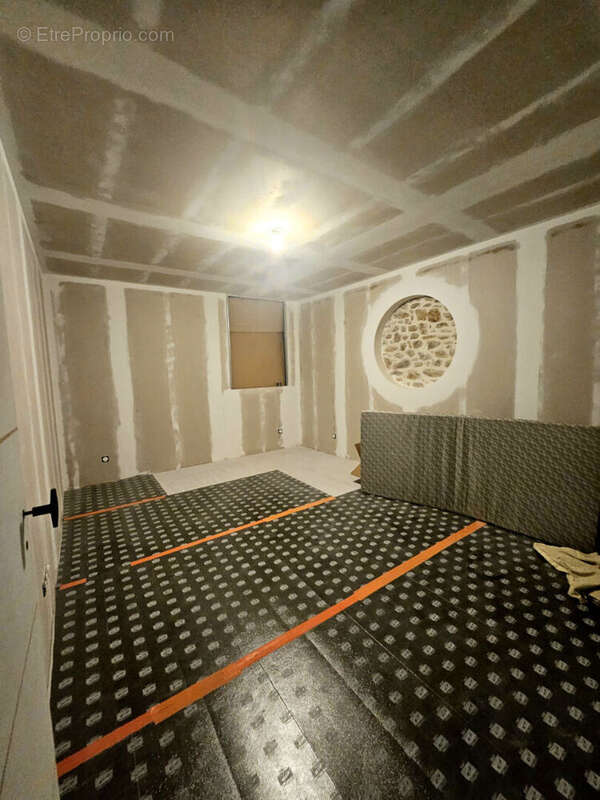 Maison à BAZOUGES-LA-PEROUSE