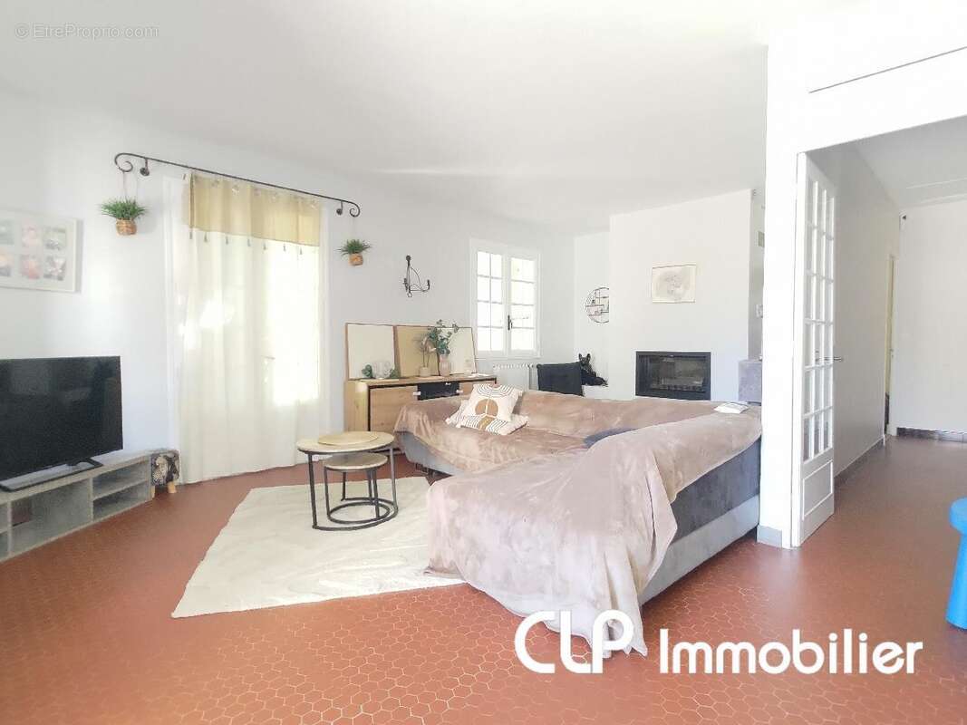 Maison à MONTELIMAR