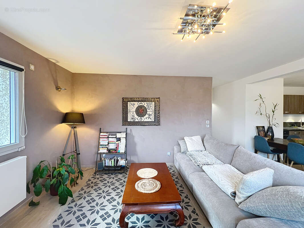 Appartement à SEYNOD