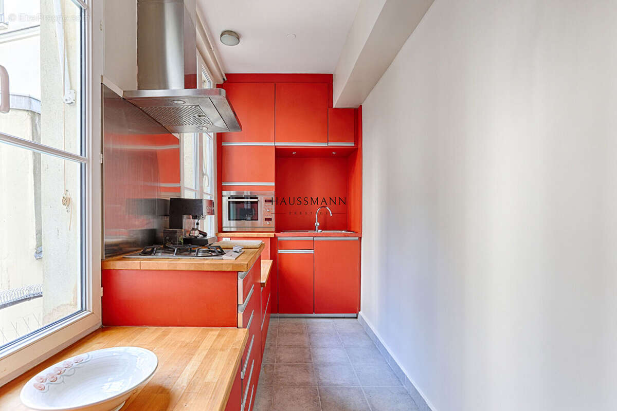 Appartement à PARIS-1E