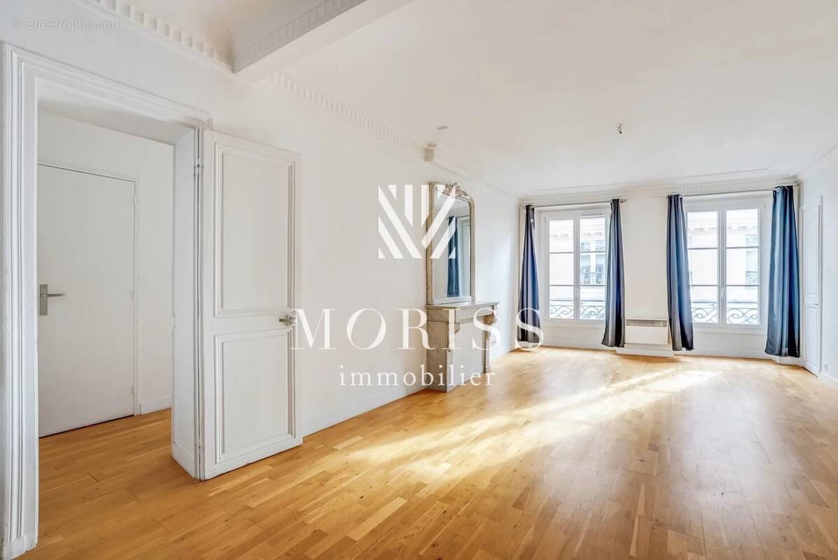 Appartement à PARIS-8E