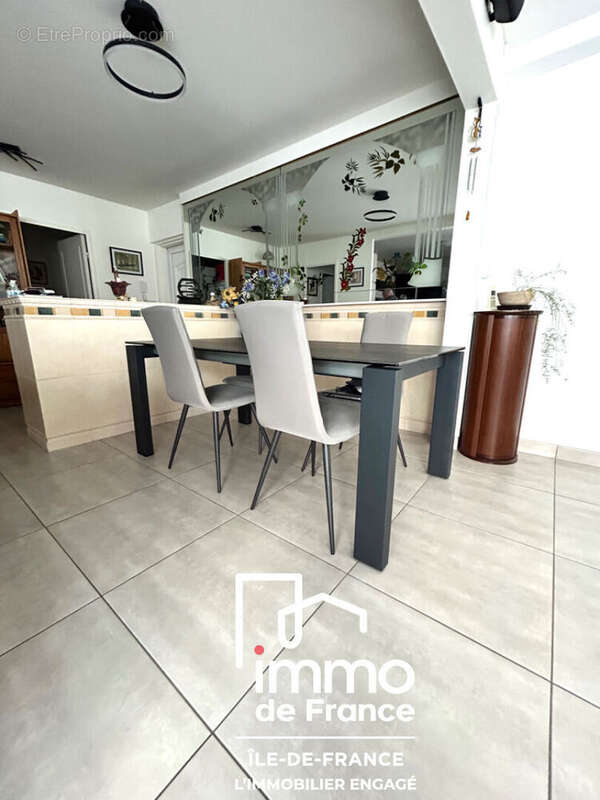 Appartement à CHAMPS-SUR-MARNE