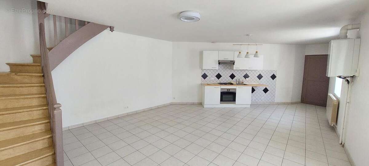 Maison 82 m² à Beaurepaire  - photo 2