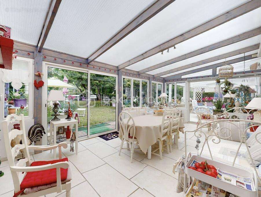 Maison à SAVIGNY-LE-TEMPLE