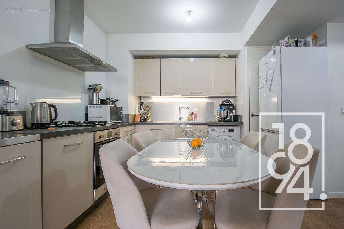 Appartement à MARSEILLE-2E