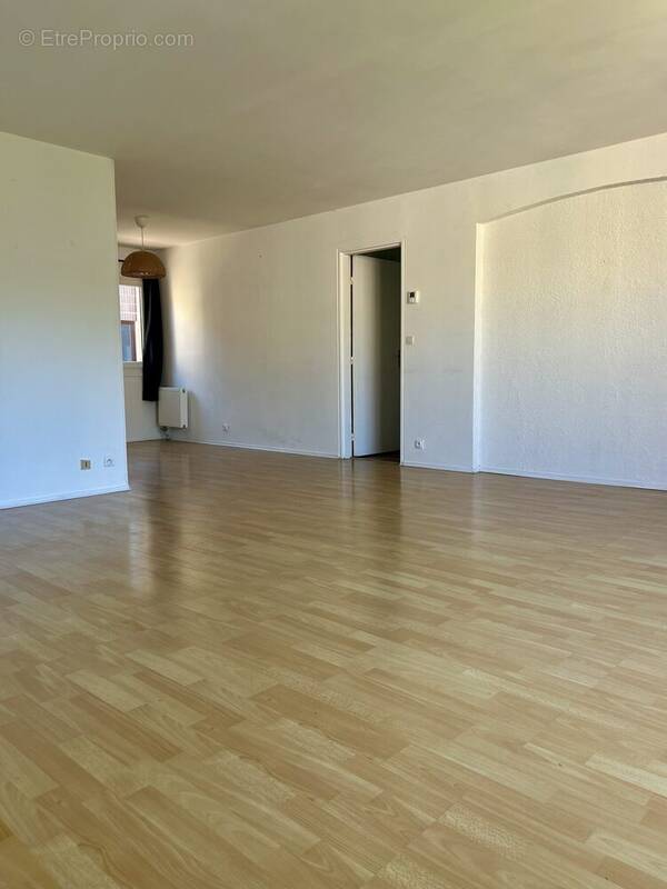 Appartement à MONTIGNY-LE-BRETONNEUX